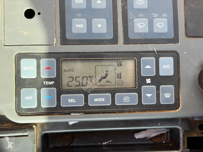 جرافة Doosan 5