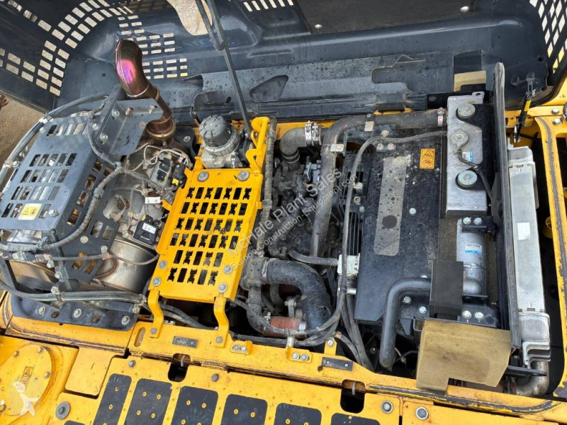 جرافة Komatsu LC11