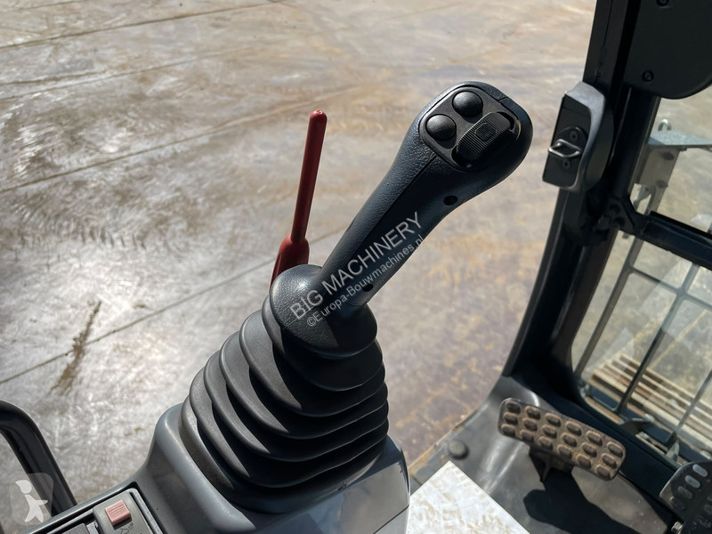 Rýpadlo Hitachi