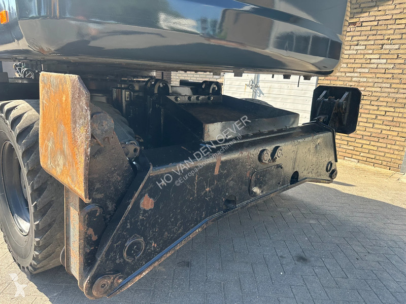 جرافة Komatsu 10