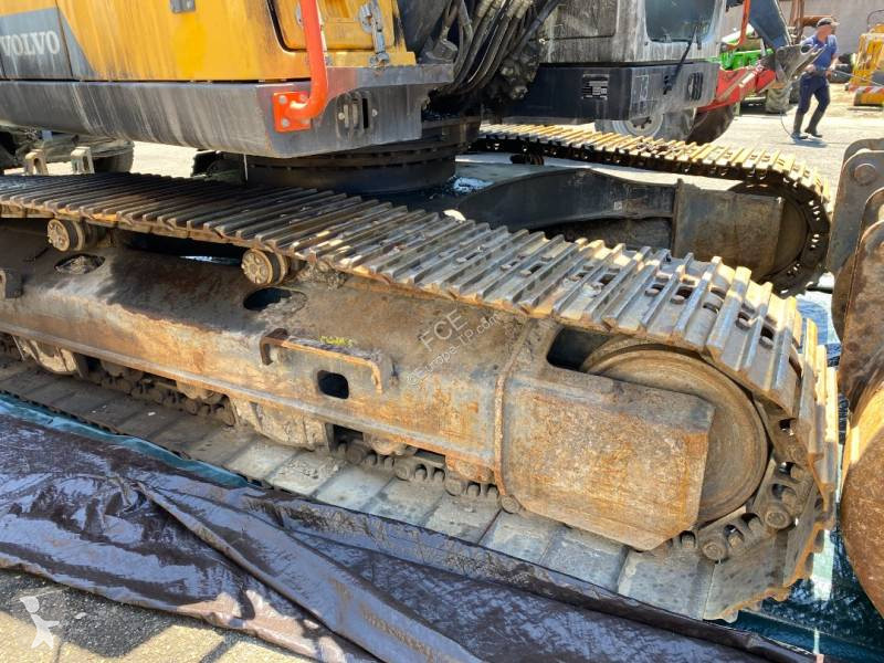 Rýpadlo Volvo EC 220 EL /Certificat CE endommagée