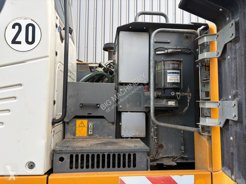 جرافة Liebherr A918