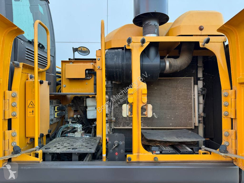 Rýpadlo Volvo L - Triple Boom / Hammer Lines