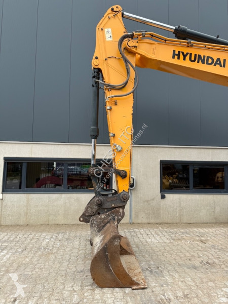 جرافة Hyundai HX 220 L - L - HX 220