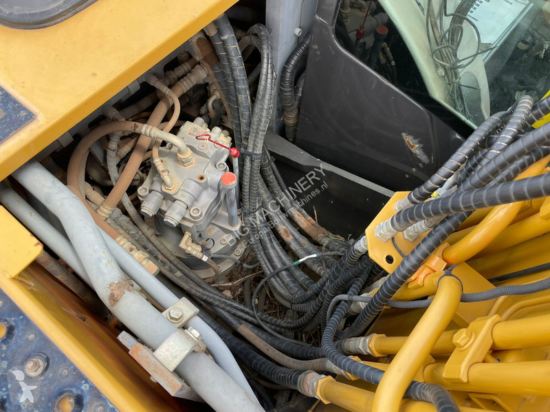 Lopatový nakládač Hitachi 5B