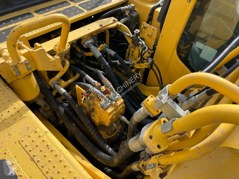 جرافة Komatsu