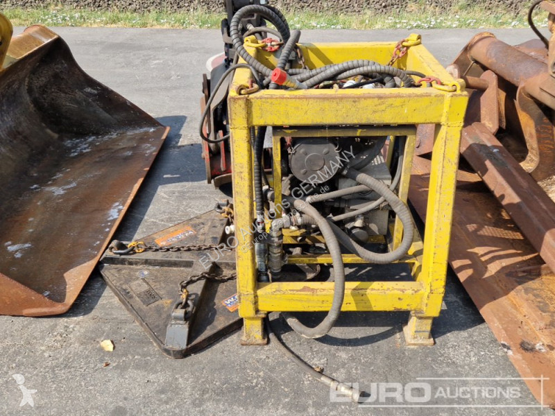 جرافة Komatsu PC138US-2E1