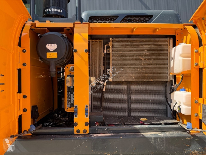 جرافة Hyundai HX 220 L - L - HX 220