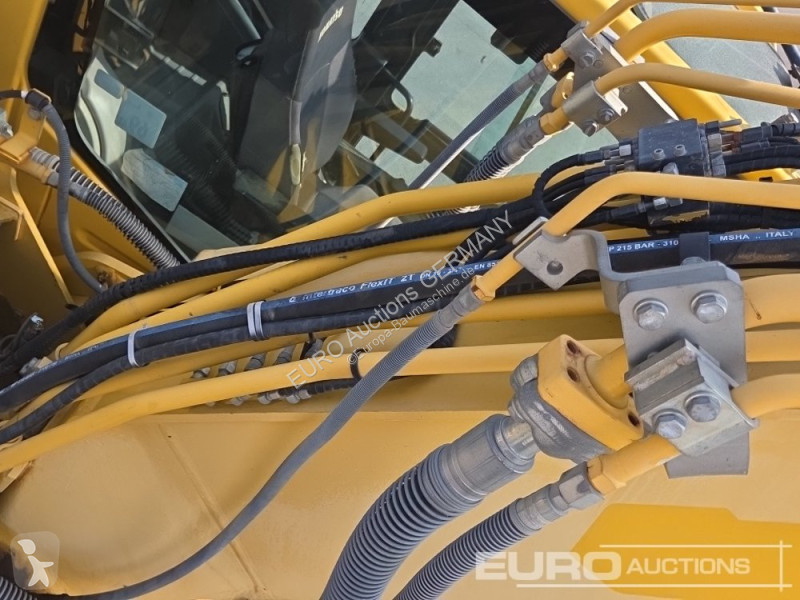 Excavadora Komatsu 10