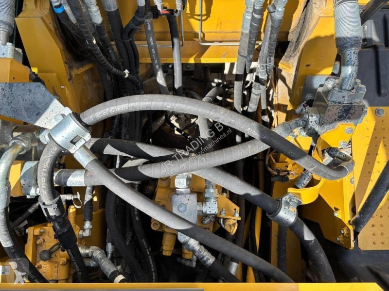 جرافة Caterpillar 330 (Narrow 2.99m)