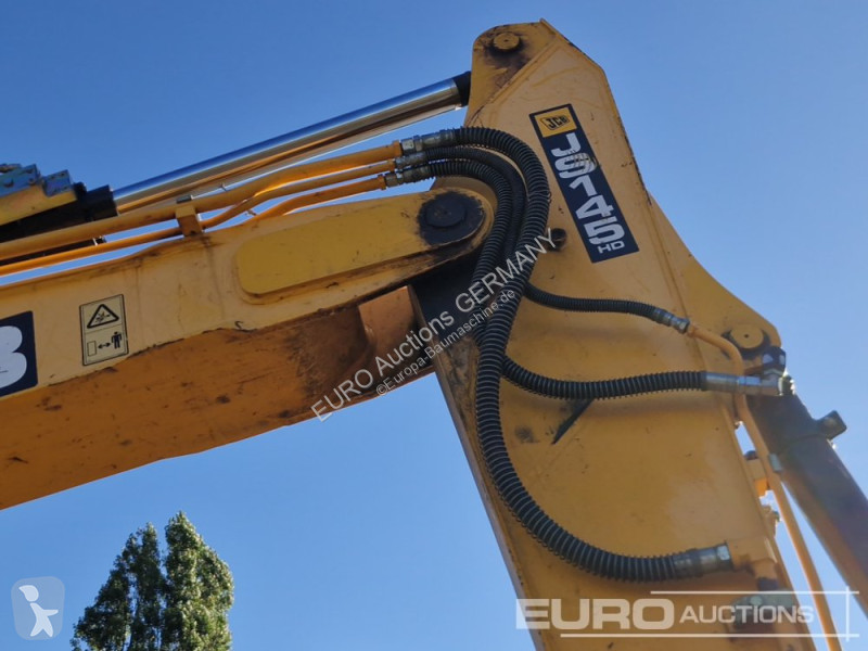 جرافة JCB