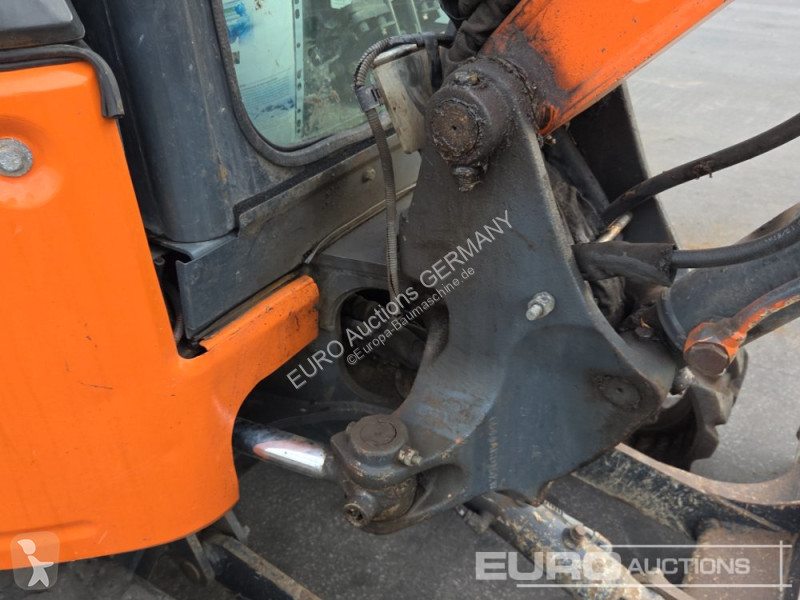 جرافة Hitachi ZX26U-5A CR