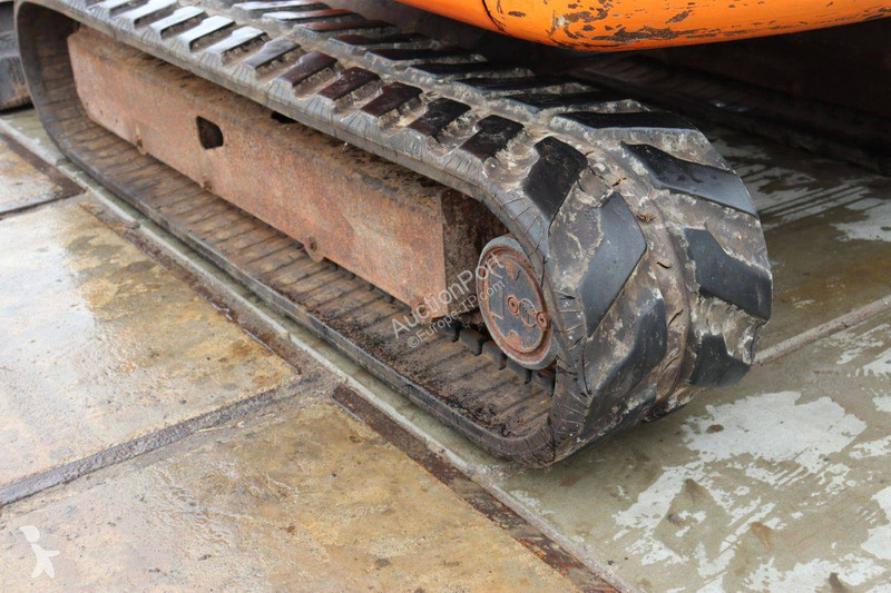 جرافة Hitachi 02