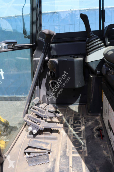 جرافة Komatsu PC16R-3HS