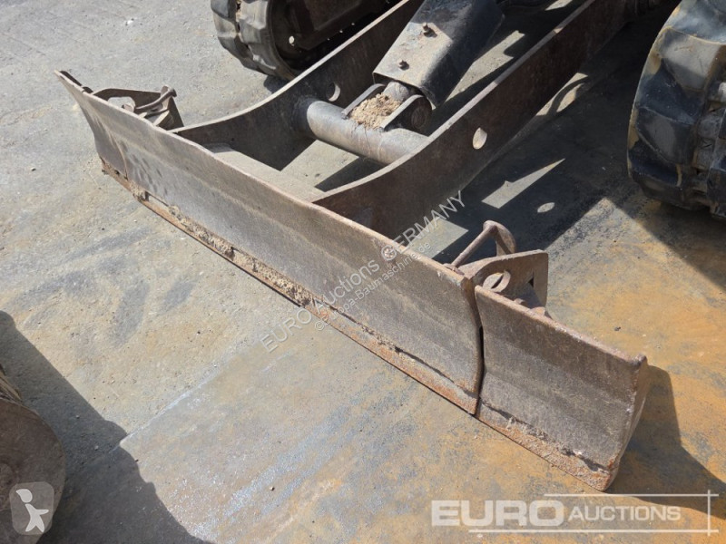 Багер Bobcat E20