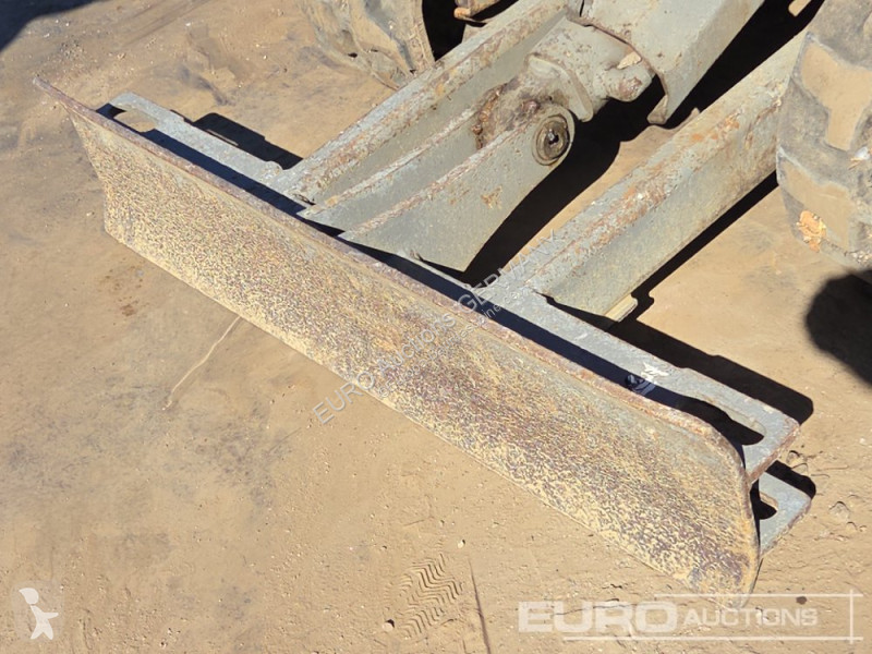 جرافة Volvo EC15E