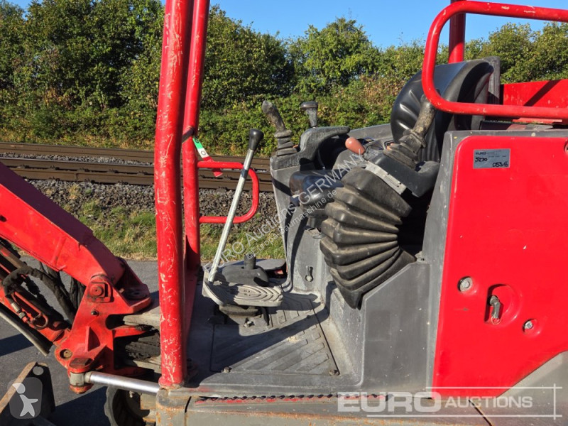جرافة Volvo ECR25D