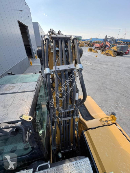 جرافة Caterpillar F