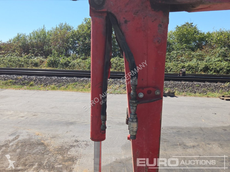 جرافة Volvo ECR25D