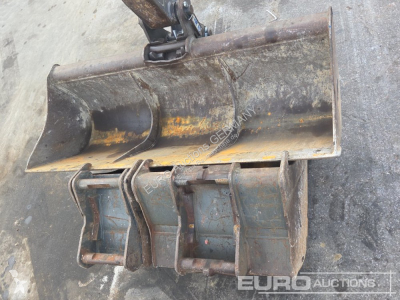 Багер Volvo ECR50F