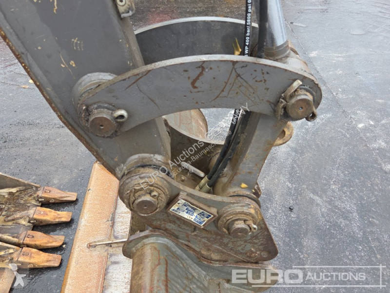 جرافة Volvo ECR50F