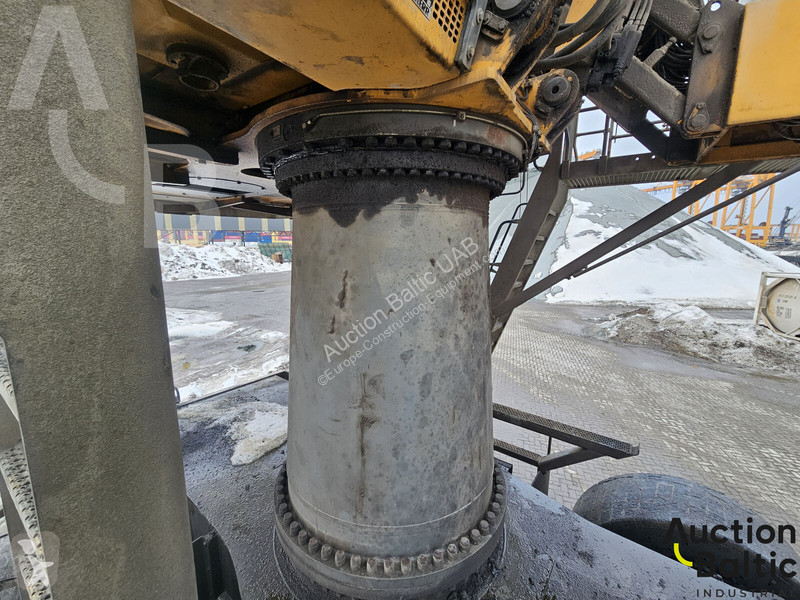Liebherr A 944 C HD Litronic excavator
