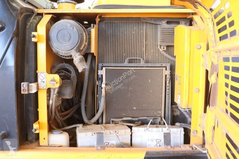 Excavator JCB