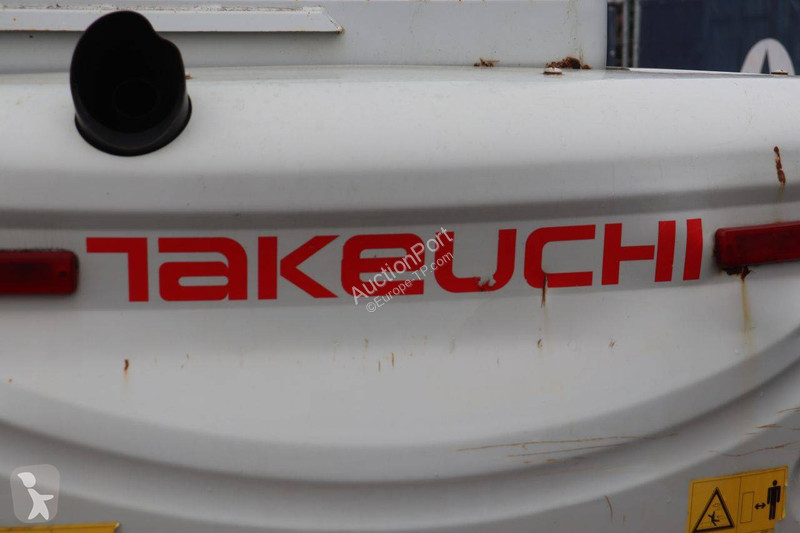 جرافة Takeuchi 0