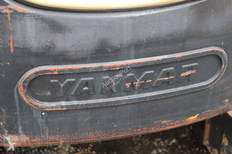 جرافة Yanmar SV22
