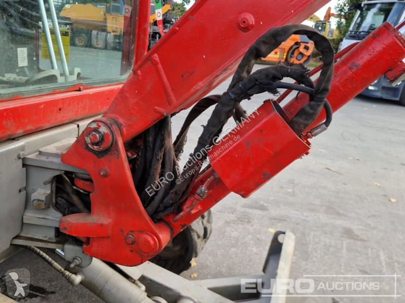 Багер Volvo ECR25D