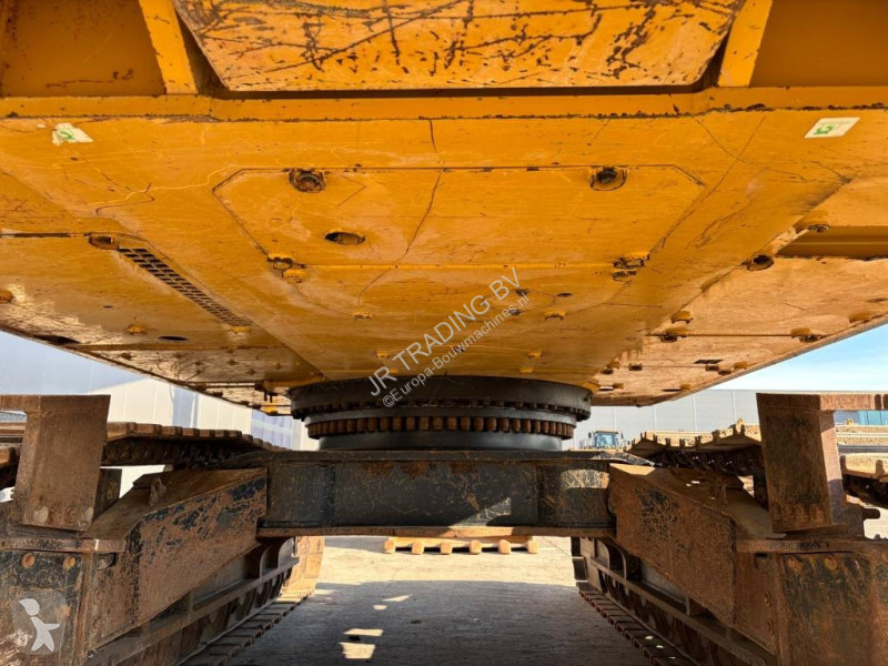 Багер Caterpillar