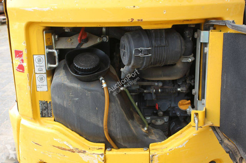 Екскаватор Komatsu PC16R-3HS