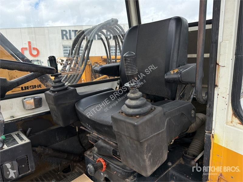 Екскаватор Liebherr