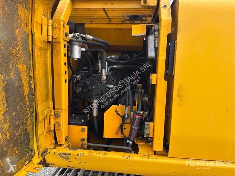 Екскаватор JCB