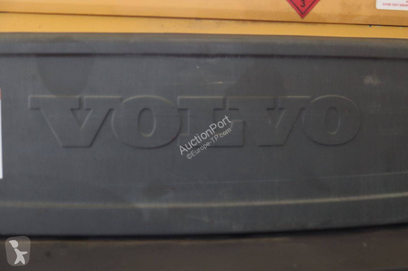 جرافة Volvo