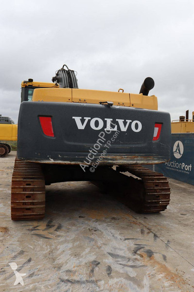 جرافة Volvo L