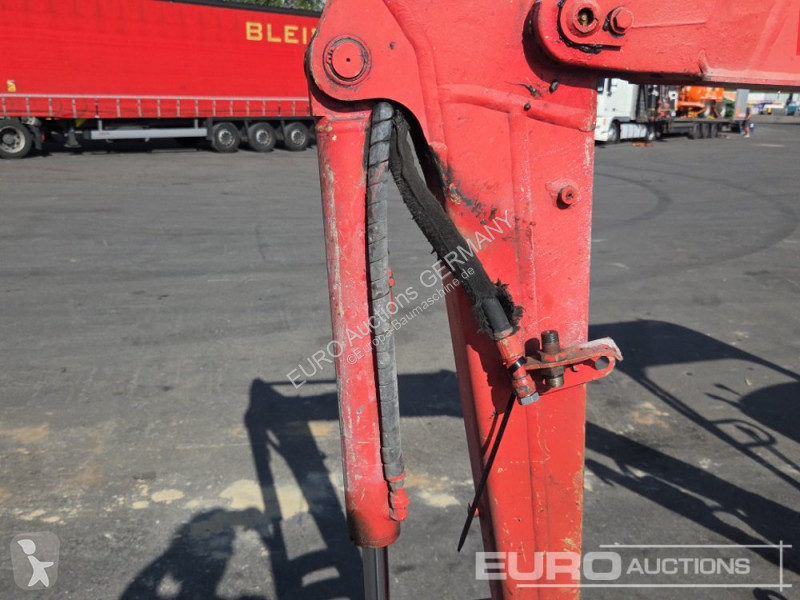 جرافة Volvo ECR25D
