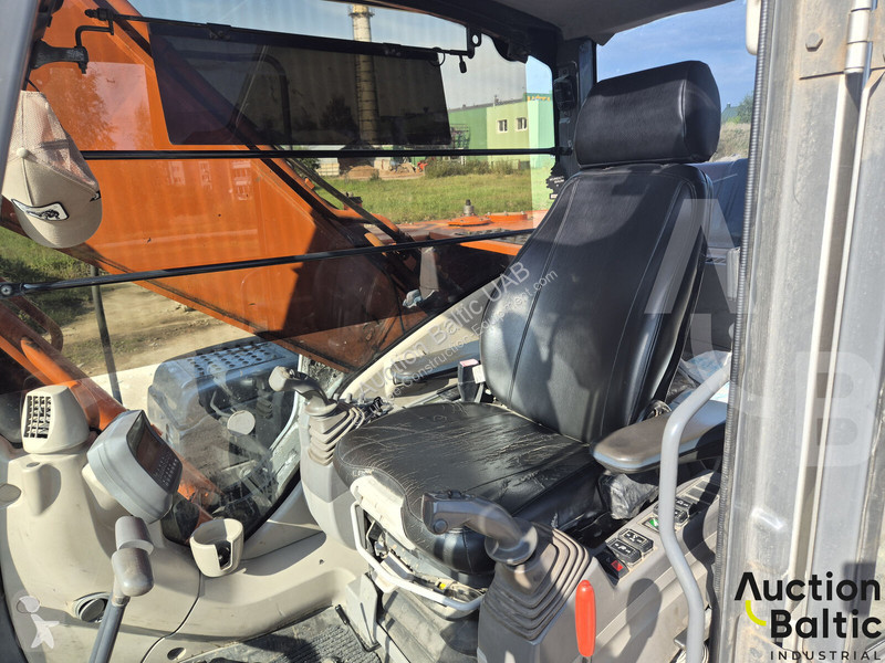 Excavator Hitachi LC3