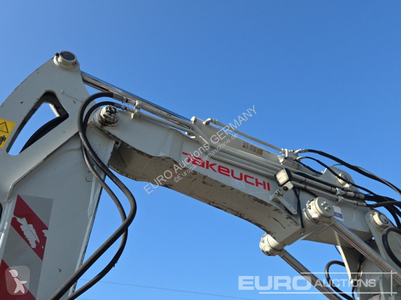 Pelle Takeuchi TB295W