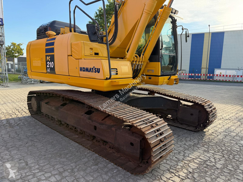 Багер Komatsu PC 210-11 .