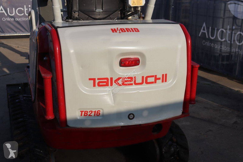 جرافة Takeuchi TB216