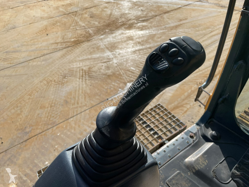 Pelle Hyundai Robex 300NLC-9A