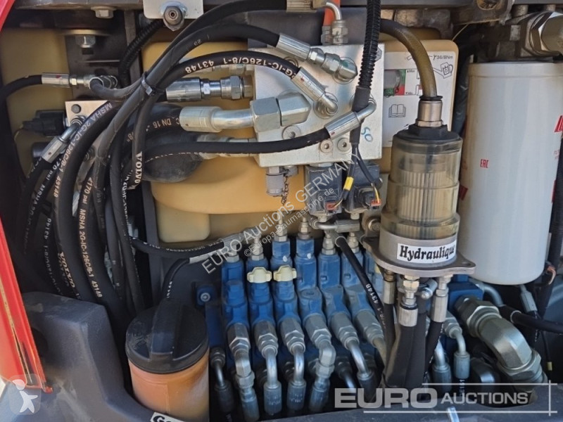 Багер Volvo ECR50D
