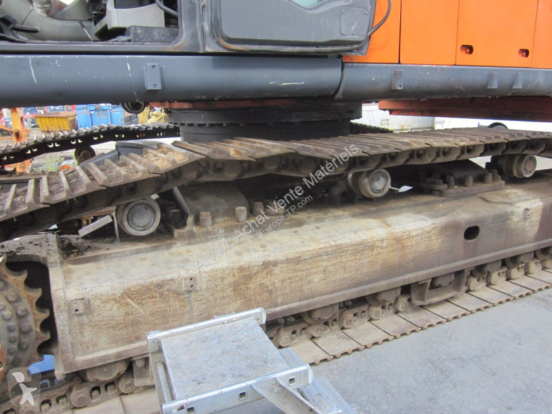 Багер Hitachi