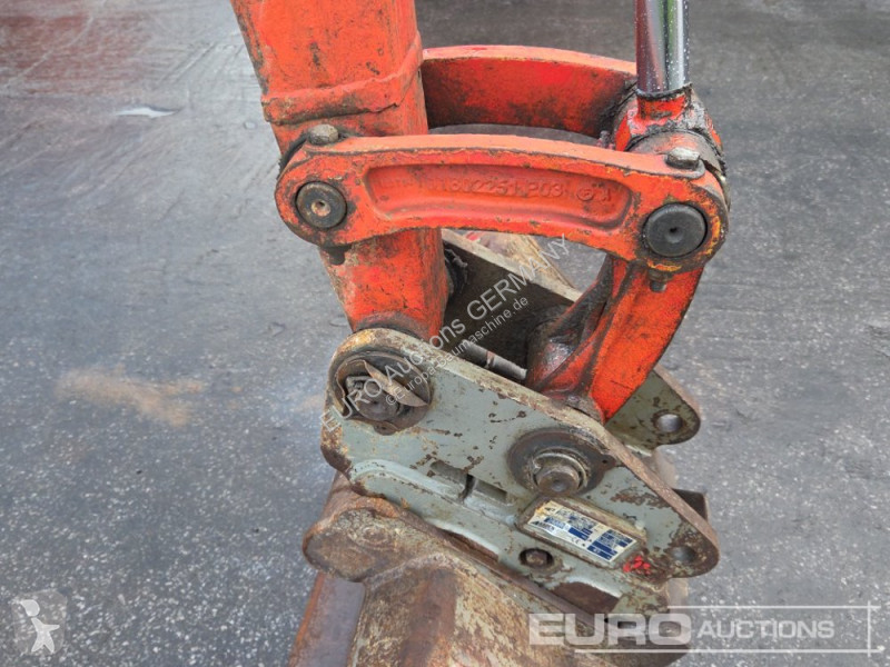 Багер Volvo ECR25D