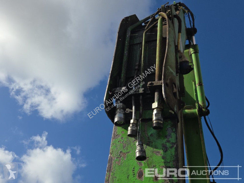Escavadora Sennebogen M825