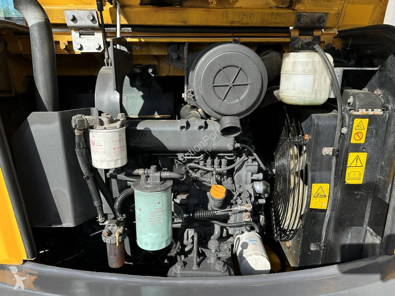 Escavadora Komatsu 7