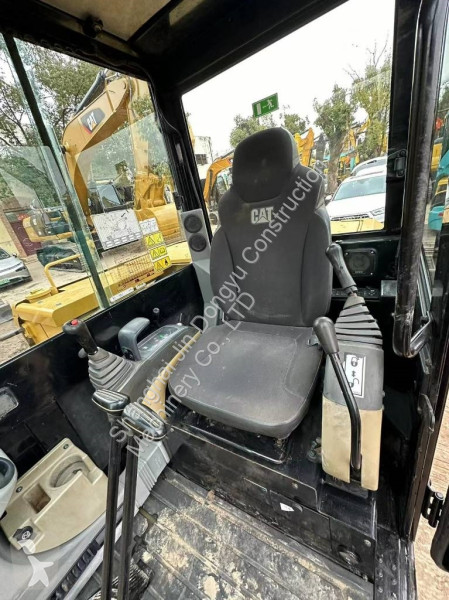 Lopatový nakládač Caterpillar 305.5E