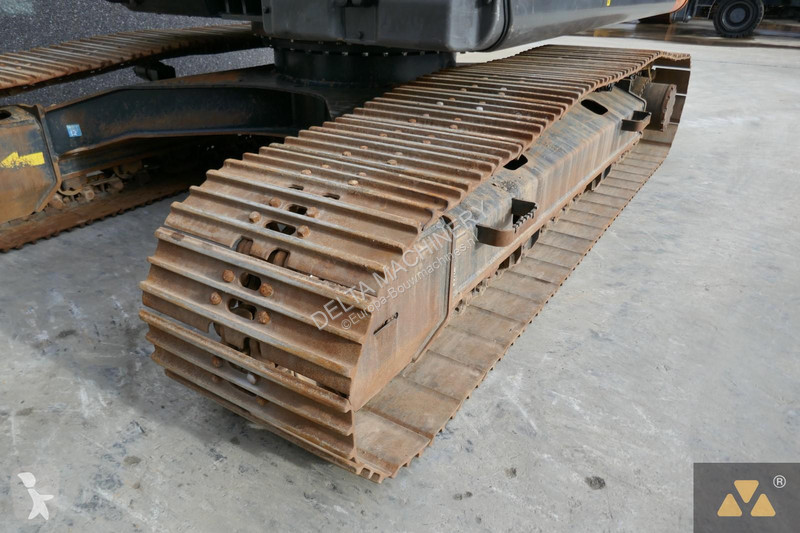 Escavadora Hitachi -7