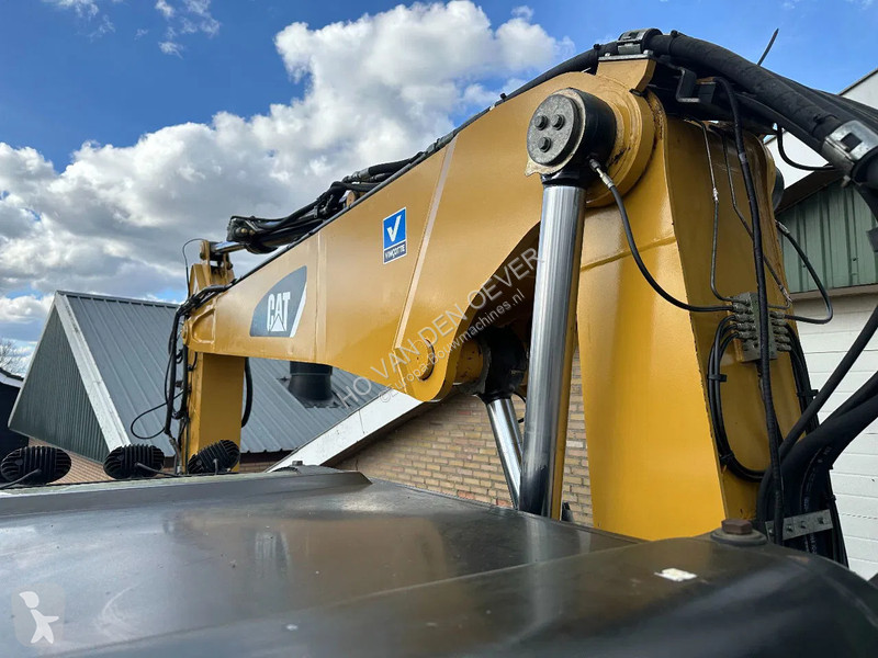 Escavatore Caterpillar D